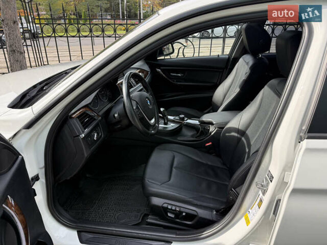 БМВ 3 Серия 2013 в Одессе на Automoto.ua Белый БМВ 3 Серия, объемом двигателя 2 л и пробегом 138 тыс. км за 10900 $, фото 11 на Automoto.ua