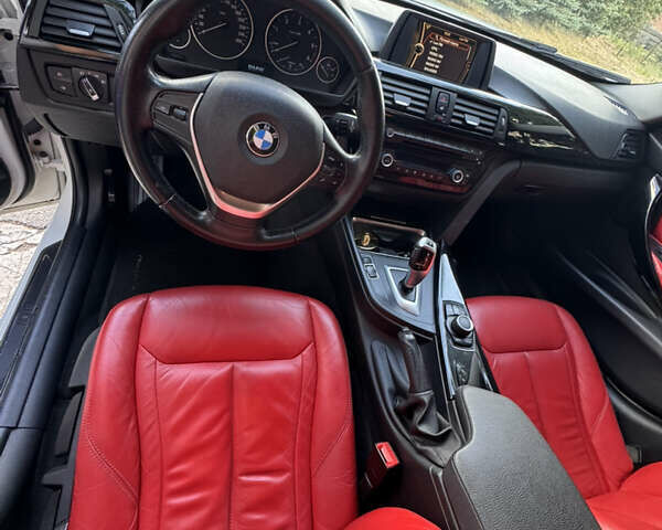 БМВ 3 Серия 2013 в Запорожье на Automoto.ua Белый БМВ 3 Серия, объемом двигателя 2 л и пробегом 183 тыс. км за 12000 $, фото 9 на Automoto.ua