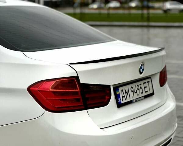 Білий БМВ 3 Серія, об'ємом двигуна 2 л та пробігом 330 тис. км за 13400 $, фото 12 на Automoto.ua