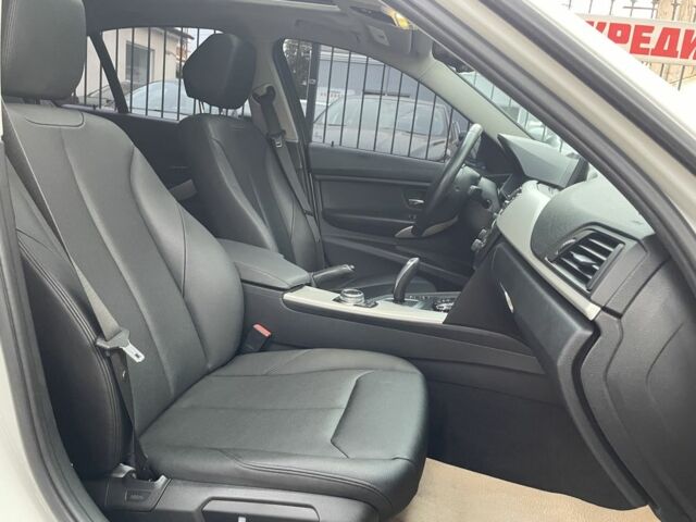 Белый БМВ 3 Серия, объемом двигателя 2 л и пробегом 219 тыс. км за 11000 $, фото 10 на Automoto.ua