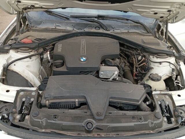 Білий БМВ 3 Серія, об'ємом двигуна 2 л та пробігом 216 тис. км за 8700 $, фото 10 на Automoto.ua