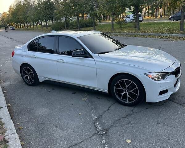 Белый БМВ 3 Серия, объемом двигателя 2 л и пробегом 232 тыс. км за 16400 $, фото 4 на Automoto.ua
