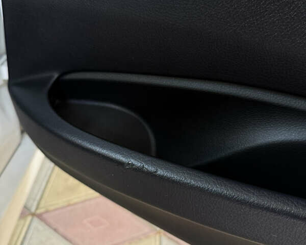 Белый БМВ 3 Серия, объемом двигателя 3 л и пробегом 184 тыс. км за 17000 $, фото 32 на Automoto.ua