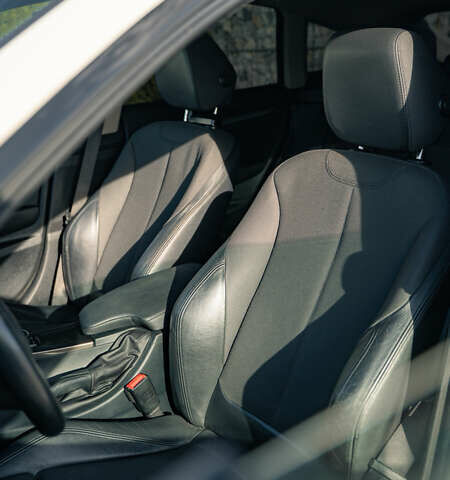 Білий БМВ 3 Серія, об'ємом двигуна 2 л та пробігом 229 тис. км за 17700 $, фото 14 на Automoto.ua