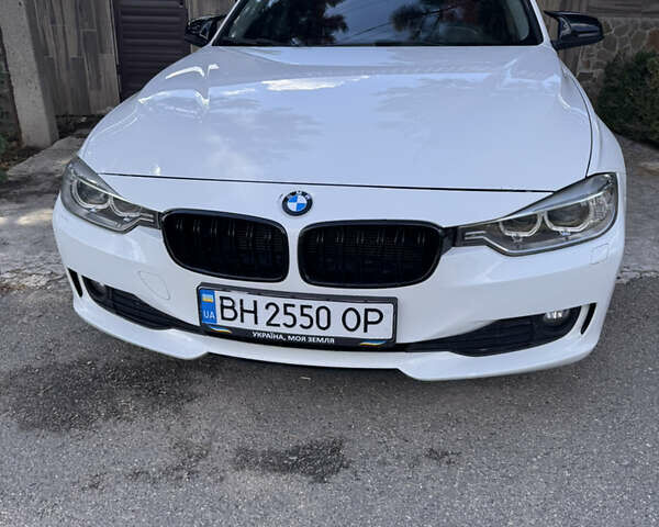 БМВ 3 Серия 2013 в Запорожье на Automoto.ua Белый БМВ 3 Серия, объемом двигателя 2 л и пробегом 183 тыс. км за 12000 $, фото 1 на Automoto.ua