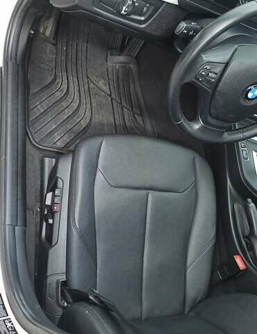 Білий БМВ 3 Серія, об'ємом двигуна 2 л та пробігом 155 тис. км за 15000 $, фото 10 на Automoto.ua