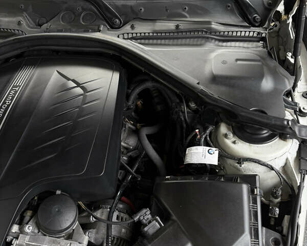 Белый БМВ 3 Серия, объемом двигателя 3 л и пробегом 184 тыс. км за 17000 $, фото 18 на Automoto.ua