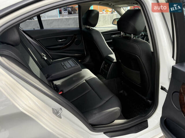 БМВ 3 Серия 2013 в Одессе на Automoto.ua Белый БМВ 3 Серия, объемом двигателя 2 л и пробегом 138 тыс. км за 10900 $, фото 17 на Automoto.ua