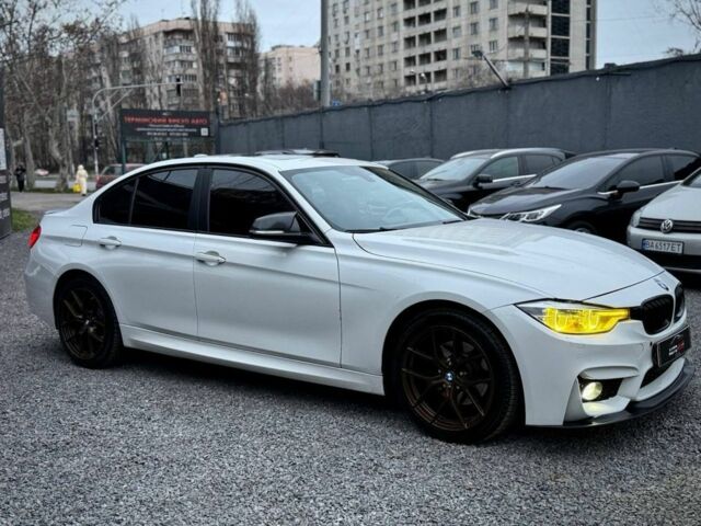Белый БМВ 3 Серия, объемом двигателя 2 л и пробегом 220 тыс. км за 12800 $, фото 3 на Automoto.ua
