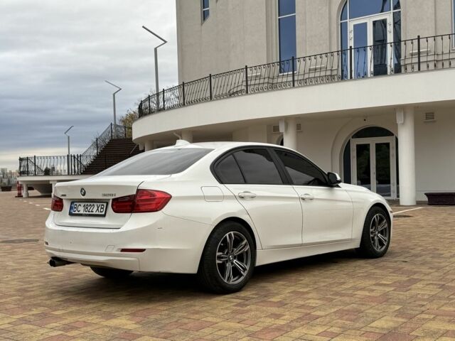 БМВ 3 Серія 2013 у Києві на Automoto.ua Білий БМВ 3 Серія, об'ємом двигуна 2 л та пробігом 200 тис. км за 9900 $, фото 4 на Automoto.ua