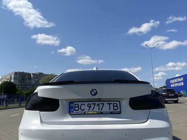 Белый БМВ 3 Серия, объемом двигателя 2 л и пробегом 170 тыс. км за 12800 $, фото 7 на Automoto.ua