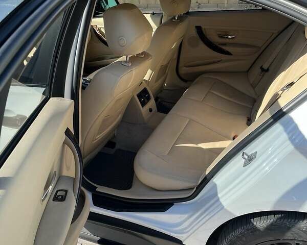 Белый БМВ 3 Серия, объемом двигателя 2 л и пробегом 115 тыс. км за 16000 $, фото 8 на Automoto.ua