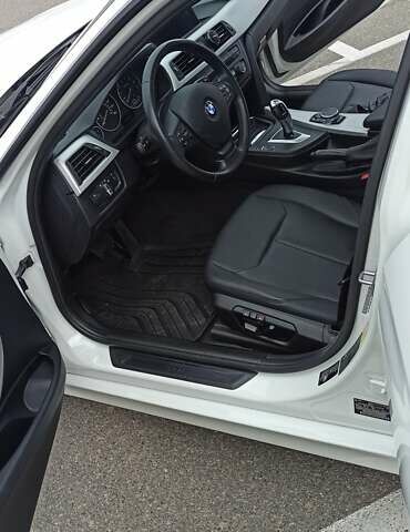 Білий БМВ 3 Серія, об'ємом двигуна 2 л та пробігом 155 тис. км за 15000 $, фото 4 на Automoto.ua