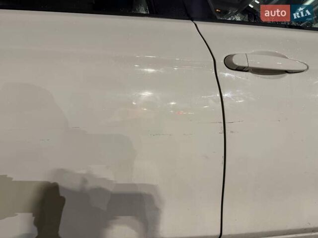 Білий БМВ 3 Серія, об'ємом двигуна 2 л та пробігом 109 тис. км за 12500 $, фото 9 на Automoto.ua