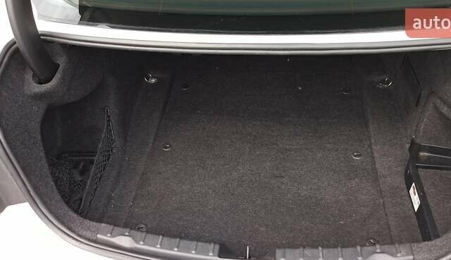 Білий БМВ 3 Серія, об'ємом двигуна 2 л та пробігом 155 тис. км за 15000 $, фото 25 на Automoto.ua