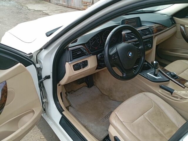 Білий БМВ 3 Серія, об'ємом двигуна 2 л та пробігом 216 тис. км за 8700 $, фото 6 на Automoto.ua