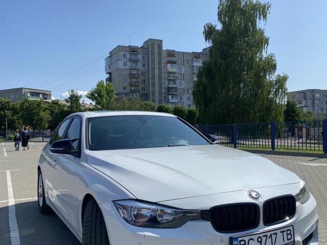 Белый БМВ 3 Серия, объемом двигателя 2 л и пробегом 170 тыс. км за 12800 $, фото 3 на Automoto.ua
