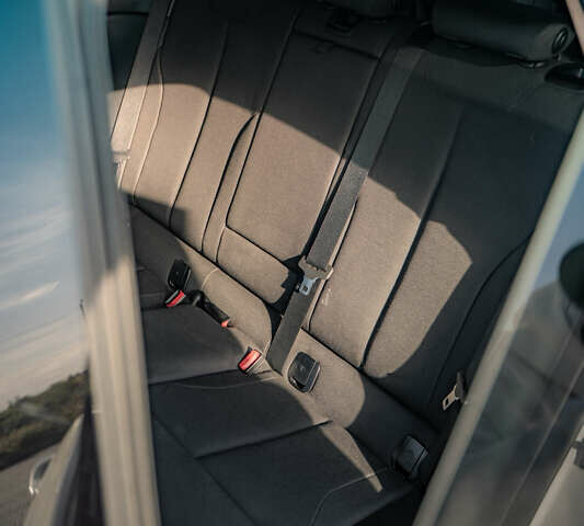 Білий БМВ 3 Серія, об'ємом двигуна 2 л та пробігом 229 тис. км за 17700 $, фото 12 на Automoto.ua