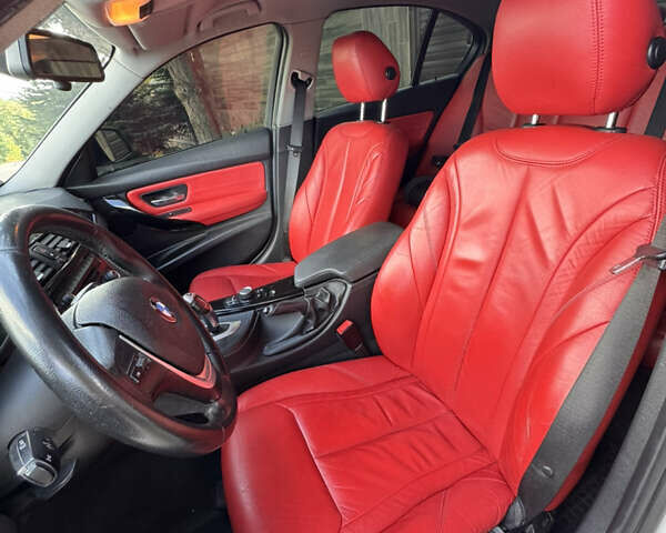 БМВ 3 Серия 2013 в Запорожье на Automoto.ua Белый БМВ 3 Серия, объемом двигателя 2 л и пробегом 183 тыс. км за 12000 $, фото 8 на Automoto.ua