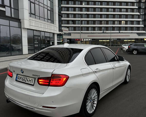Белый БМВ 3 Серия, объемом двигателя 2 л и пробегом 253 тыс. км за 10950 $, фото 7 на Automoto.ua