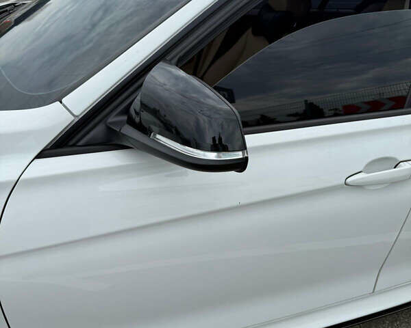 Білий БМВ 3 Серія, об'ємом двигуна 2 л та пробігом 210 тис. км за 25000 $, фото 4 на Automoto.ua