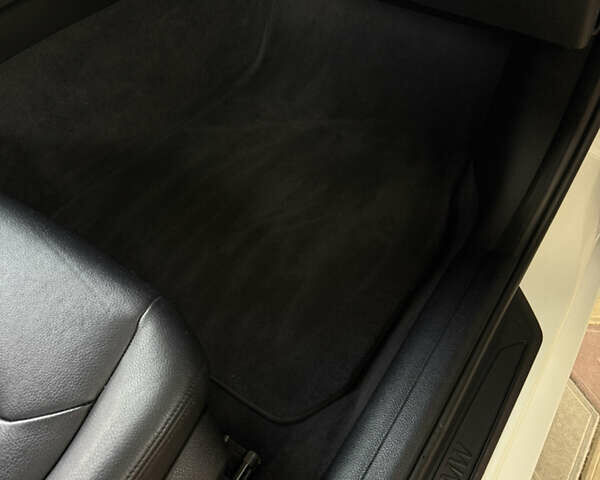 Белый БМВ 3 Серия, объемом двигателя 3 л и пробегом 184 тыс. км за 17000 $, фото 31 на Automoto.ua