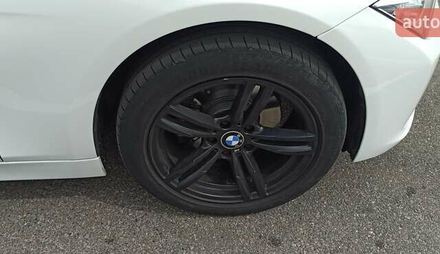 Білий БМВ 3 Серія, об'ємом двигуна 2 л та пробігом 155 тис. км за 15000 $, фото 32 на Automoto.ua