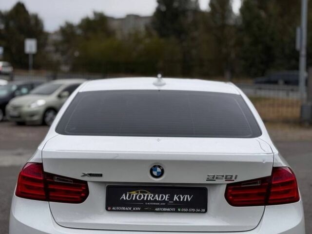 Білий БМВ 3 Серія, об'ємом двигуна 2 л та пробігом 248 тис. км за 11500 $, фото 5 на Automoto.ua