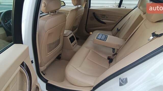 Білий БМВ 3 Серія, об'ємом двигуна 2 л та пробігом 189 тис. км за 15500 $, фото 49 на Automoto.ua