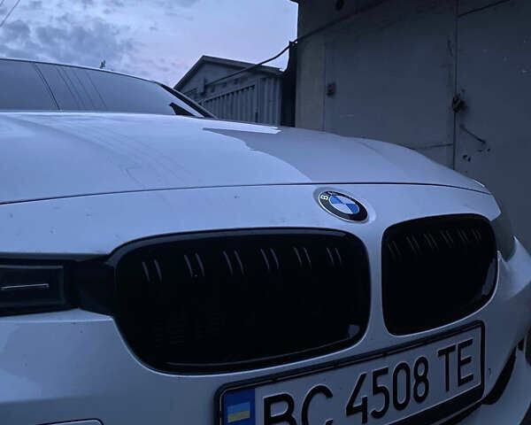 БМВ 3 Серия 2013 в Львове на Automoto.ua Белый БМВ 3 Серия, объемом двигателя 2 л и пробегом 149 тыс. км за 13600 $, фото 2 на Automoto.ua