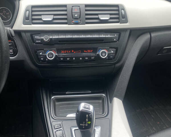 Белый БМВ 3 Серия, объемом двигателя 2 л и пробегом 203 тыс. км за 10900 $, фото 8 на Automoto.ua