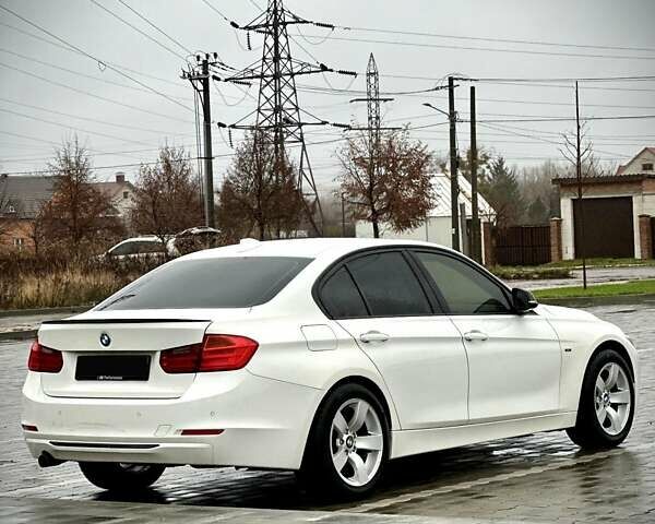 Белый БМВ 3 Серия, объемом двигателя 2 л и пробегом 330 тыс. км за 12500 $, фото 9 на Automoto.ua