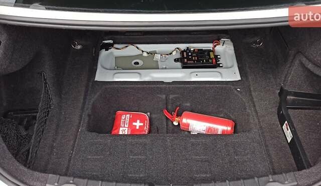 Білий БМВ 3 Серія, об'ємом двигуна 2 л та пробігом 155 тис. км за 15000 $, фото 24 на Automoto.ua