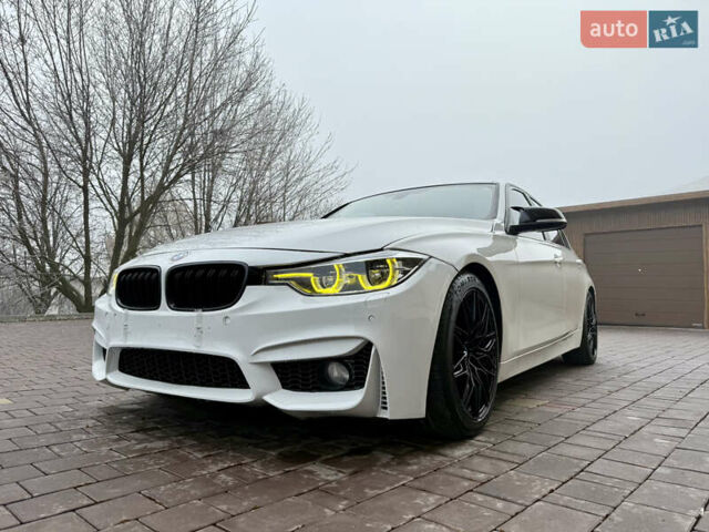 Белый БМВ 3 Серия, объемом двигателя 2 л и пробегом 175 тыс. км за 13999 $, фото 12 на Automoto.ua