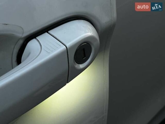 Белый БМВ 3 Серия, объемом двигателя 3 л и пробегом 185 тыс. км за 15500 $, фото 19 на Automoto.ua