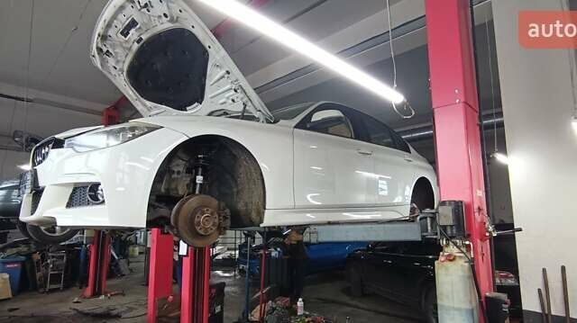 Білий БМВ 3 Серія, об'ємом двигуна 2 л та пробігом 189 тис. км за 15500 $, фото 68 на Automoto.ua