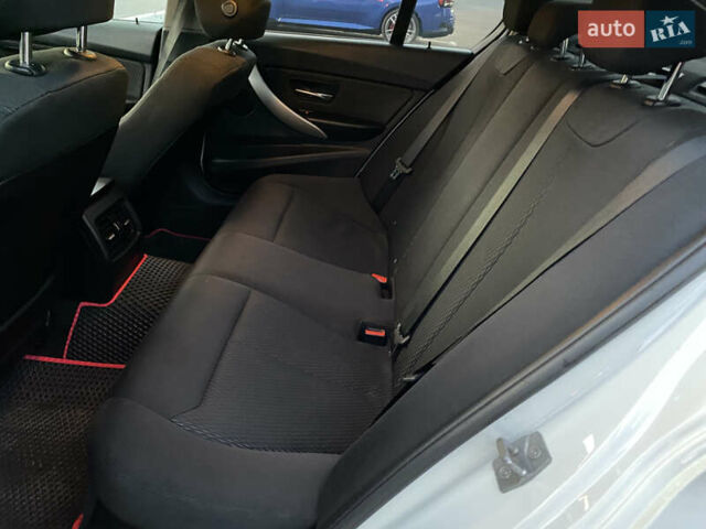 Білий БМВ 3 Серія, об'ємом двигуна 2 л та пробігом 200 тис. км за 11000 $, фото 11 на Automoto.ua