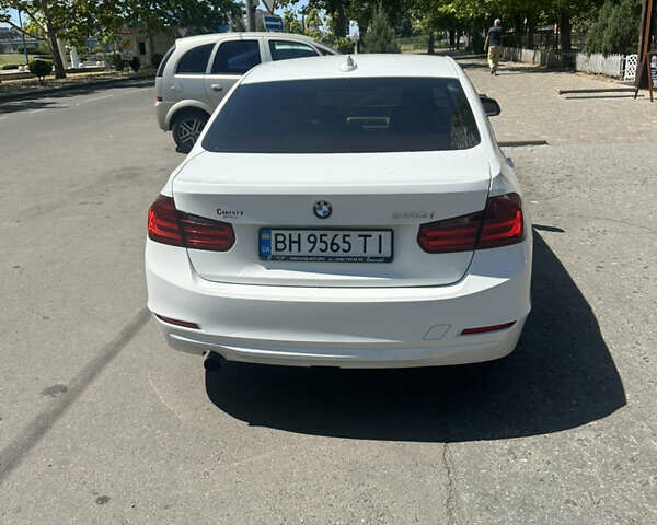 Белый БМВ 3 Серия, объемом двигателя 2 л и пробегом 255 тыс. км за 12500 $, фото 4 на Automoto.ua
