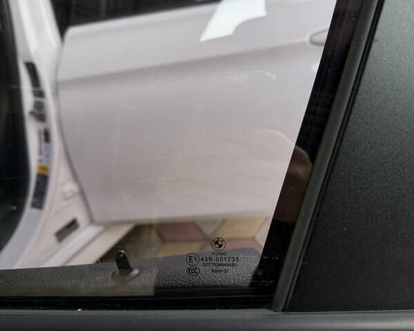 Белый БМВ 3 Серия, объемом двигателя 3 л и пробегом 184 тыс. км за 17000 $, фото 51 на Automoto.ua