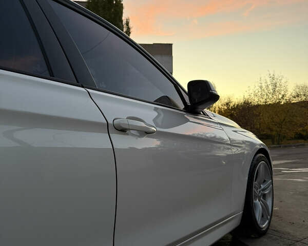 Белый БМВ 3 Серия, объемом двигателя 3 л и пробегом 184 тыс. км за 17000 $, фото 8 на Automoto.ua