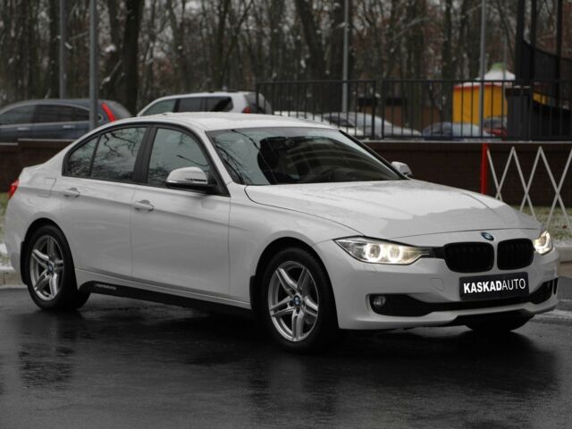 Білий БМВ 3 Серія, об'ємом двигуна 2 л та пробігом 180 тис. км за 11000 $, фото 2 на Automoto.ua