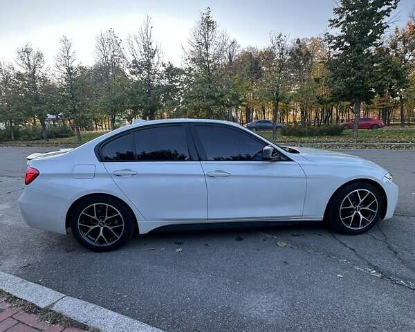 Белый БМВ 3 Серия, объемом двигателя 2 л и пробегом 232 тыс. км за 16400 $, фото 3 на Automoto.ua