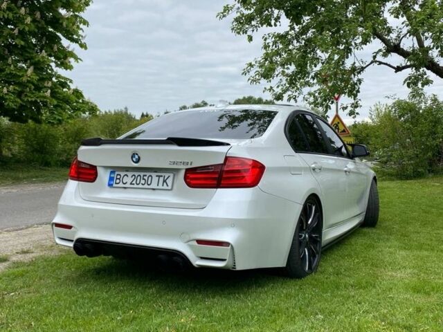 Белый БМВ 3 Серия, объемом двигателя 2 л и пробегом 144 тыс. км за 14999 $, фото 4 на Automoto.ua