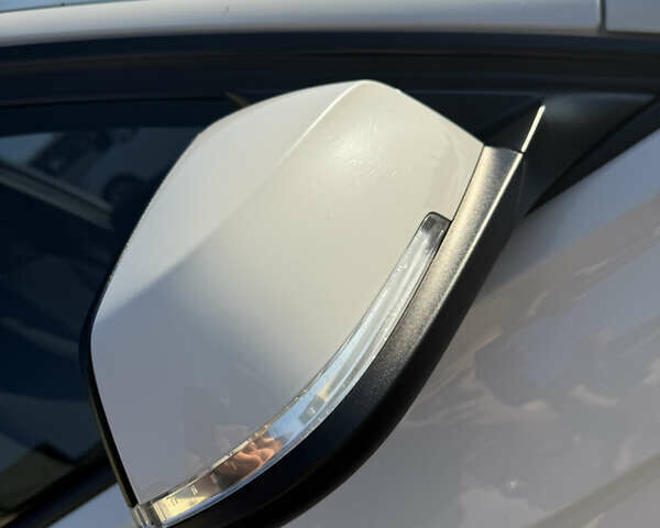 Білий БМВ 3 Серія, об'ємом двигуна 1.6 л та пробігом 171 тис. км за 13700 $, фото 10 на Automoto.ua