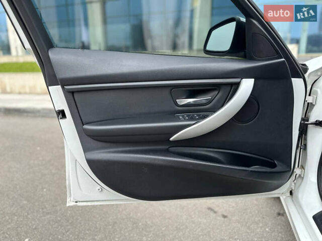 Белый БМВ 3 Серия, объемом двигателя 2 л и пробегом 110 тыс. км за 13300 $, фото 25 на Automoto.ua