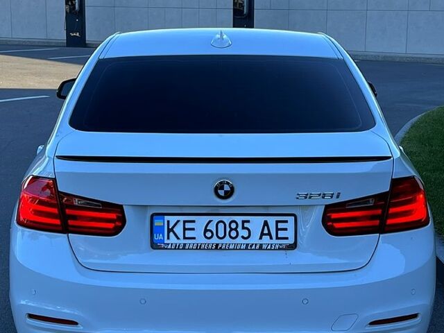 Белый БМВ 3 Серия, объемом двигателя 2 л и пробегом 215 тыс. км за 13499 $, фото 3 на Automoto.ua