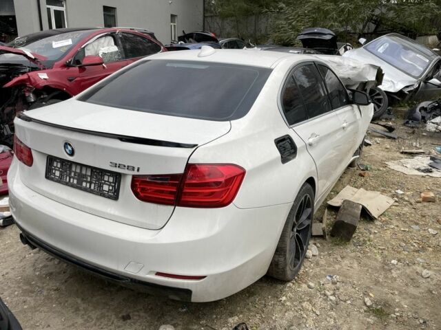 БМВ 3 Серия 2013 в Львове на Automoto.ua Белый БМВ 3 Серия, объемом двигателя 2 л и пробегом 145 тыс. км за 4000 $, фото 7 на Automoto.ua
