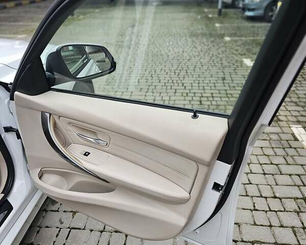 Белый БМВ 3 Серия, объемом двигателя 2 л и пробегом 97 тыс. км за 17300 $, фото 35 на Automoto.ua