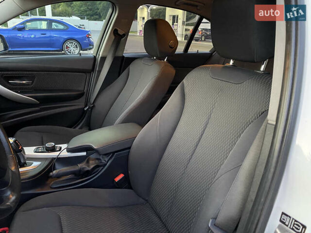 Білий БМВ 3 Серія, об'ємом двигуна 2 л та пробігом 200 тис. км за 11000 $, фото 8 на Automoto.ua