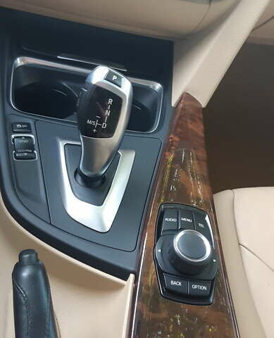 Белый БМВ 3 Серия, объемом двигателя 2 л и пробегом 187 тыс. км за 13000 $, фото 9 на Automoto.ua